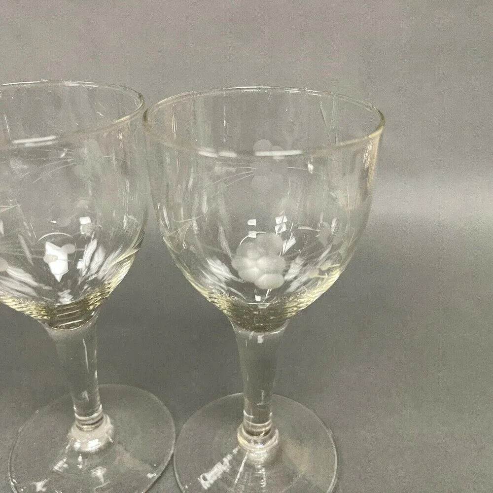 Unbranded wine glasses